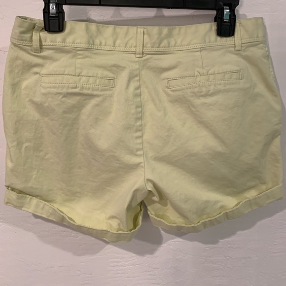 Banana Republic Women's Chino Shorts - Picture 2 of 3